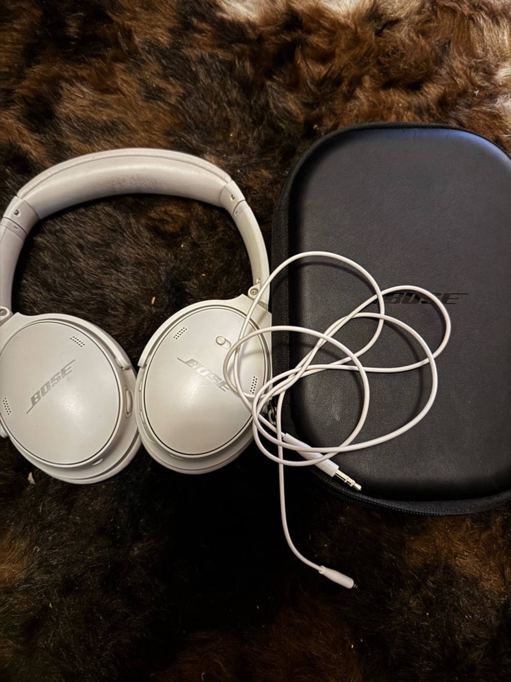 Bose Over-Ear Wireless Headphones in White with Carry Case